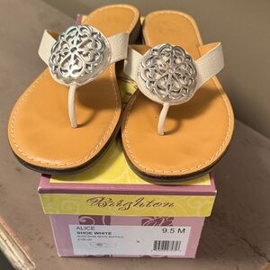 Brighton Alice Shoe White Leather Sandals size 9.5 with beautiful silver detail.